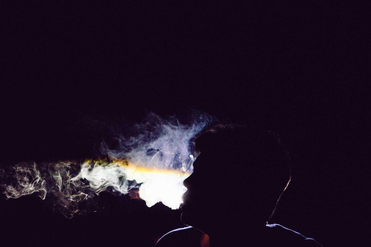 Akasha-Chronik-Diagnose: Mythos & Gefahren der Karma-Medizin